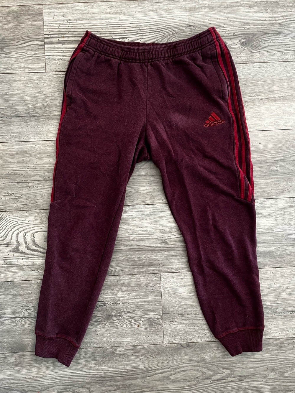 Adidas Fleece Joggers Sweatpants Maroon Sporty Comfy Medium Pockets Drawstring